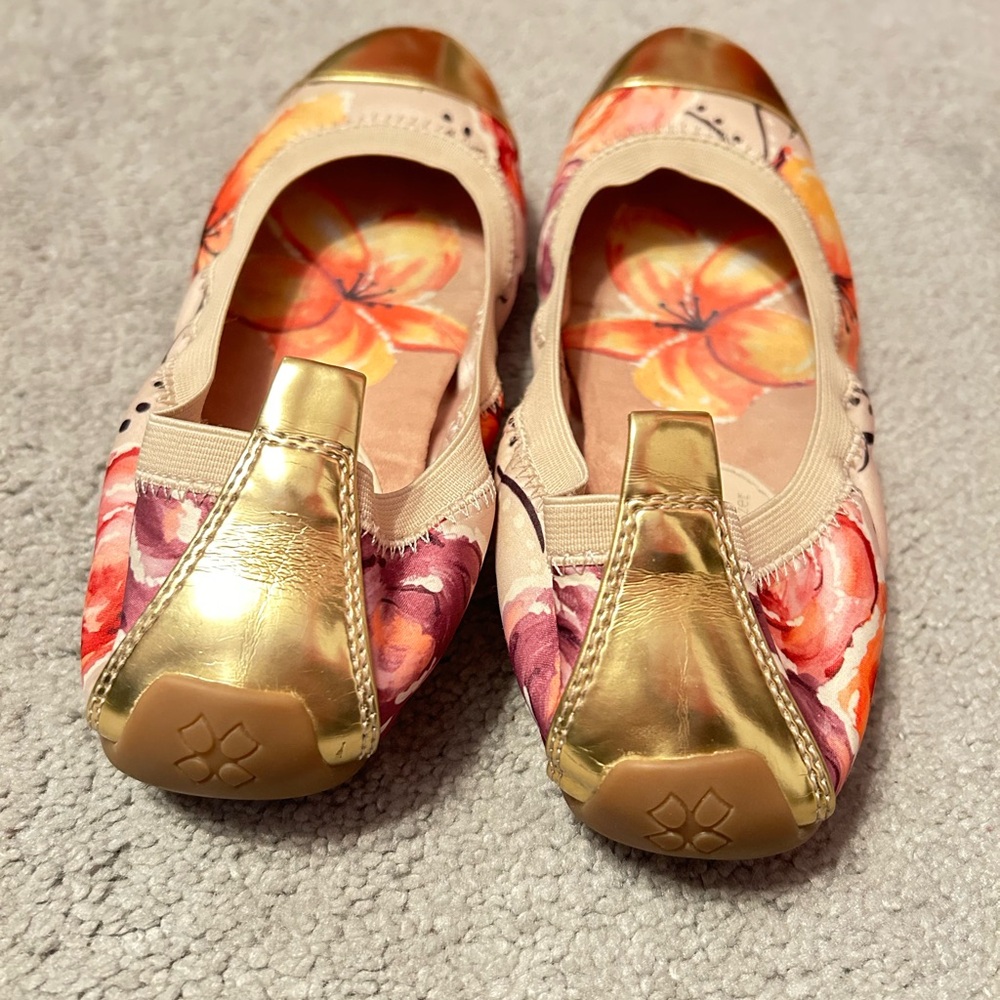 Naturalizer Ursela Bromstad floral gold flat shoes women 7 W wide ballerina flat - Picture 3 of 5